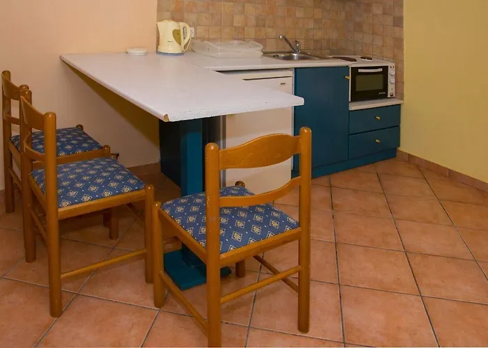 Hotel Olive Grove 2*